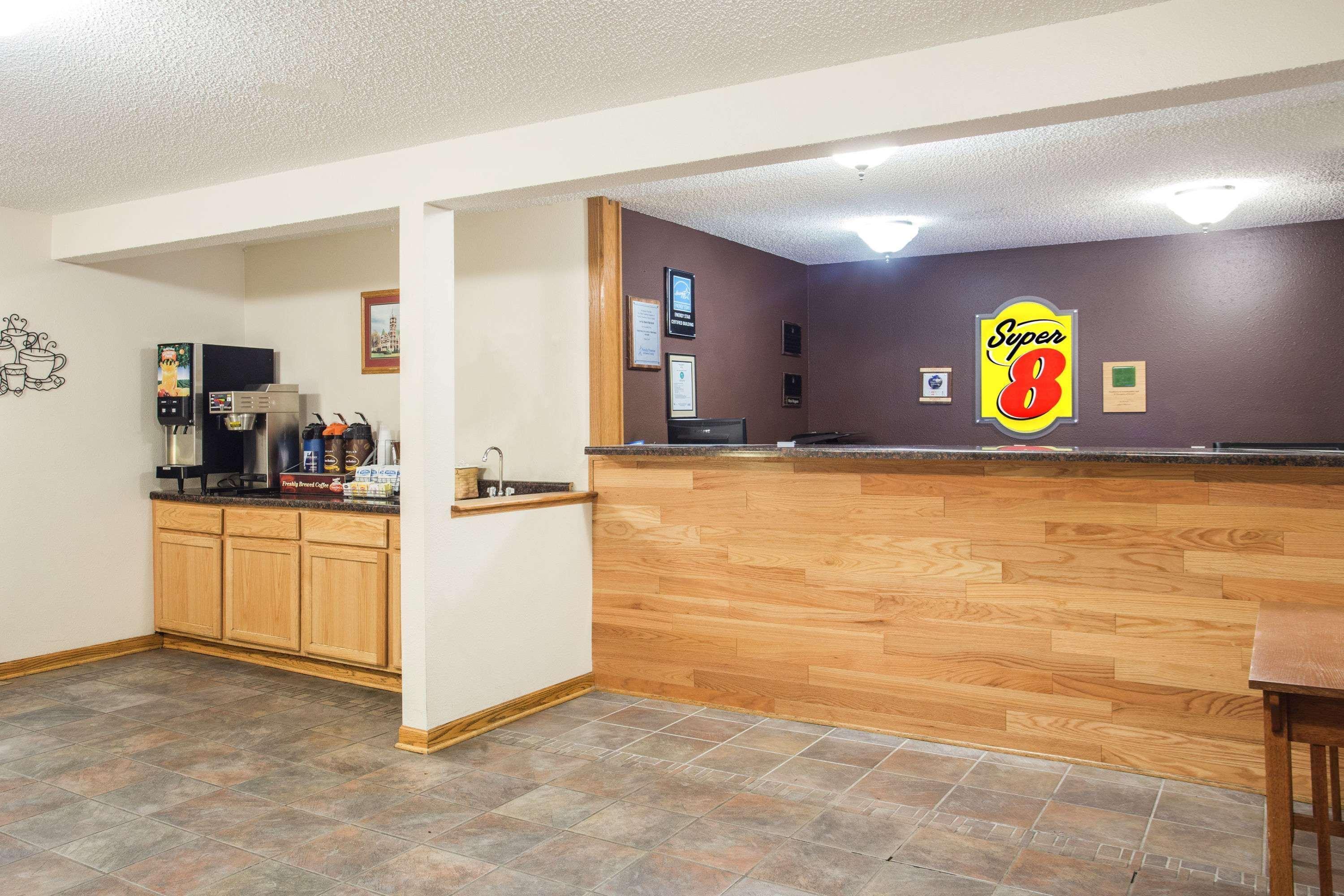 מלון Super 8 By Wyndham Monroe Wi מראה חיצוני תמונה