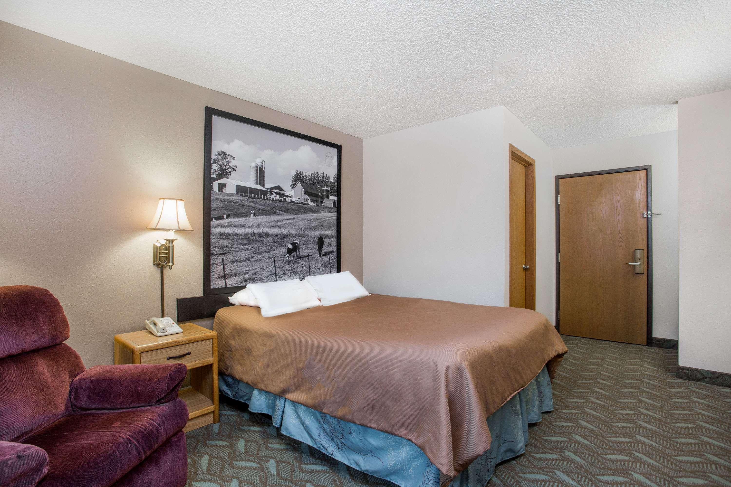 מלון Super 8 By Wyndham Monroe Wi מראה חיצוני תמונה